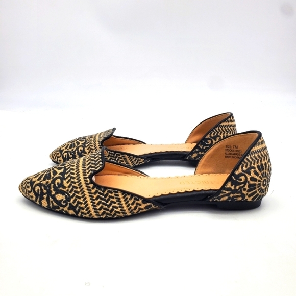 Restricted Shoes Women's 7M Point Toe Flats - Picture 1 of 8